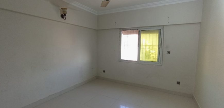 Beautiful 3 bed dd apartment with lift for rent at small bukhari near red apple.