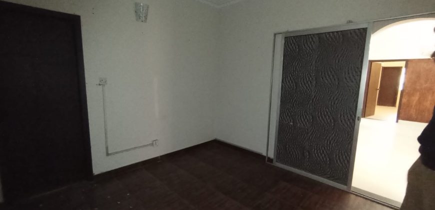 Beautiful 3 bed dd apartment with lift for rent at small bukhari near red apple.