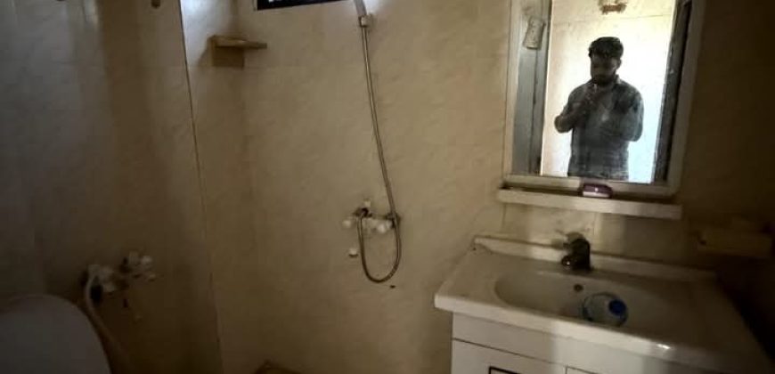 Studio apartment for rent at bukhari commercial.