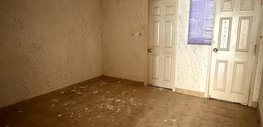 Studio apartment for rent at bukhari commercial.