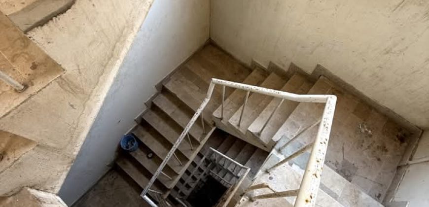 Studio apartment for rent at bukhari commercial.